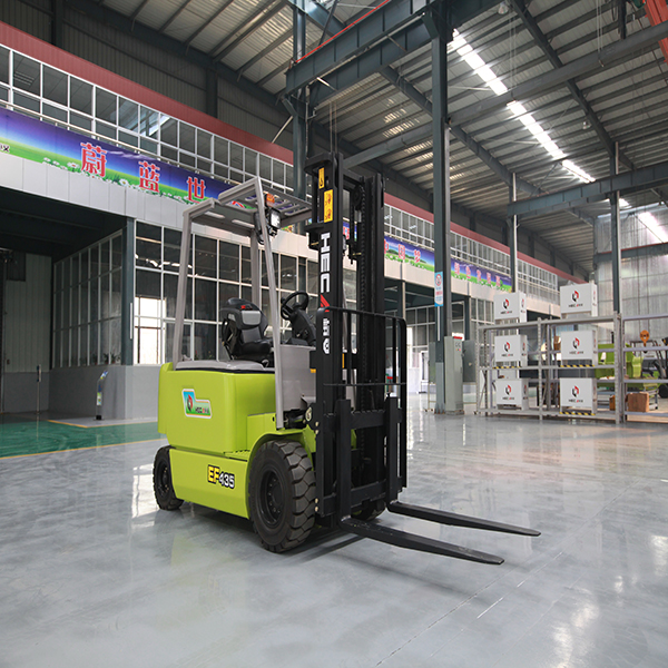 EF435 Four-wheel dual-drive battery counterbalanced forklift